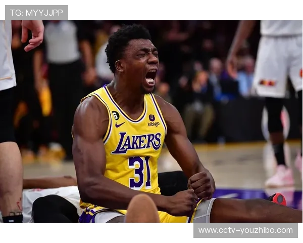 湖人里夫斯脚踝扭伤至少缺阵4周，球队替补火力受影响